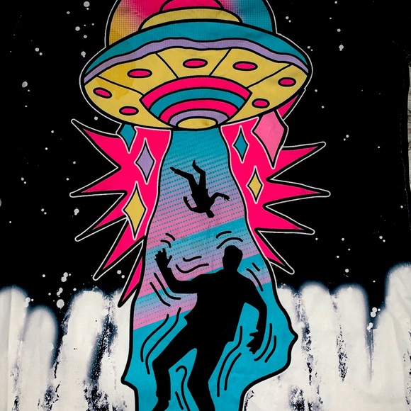 Vibrant Trippy Alien Graphic Tee - Picture 1 of 4